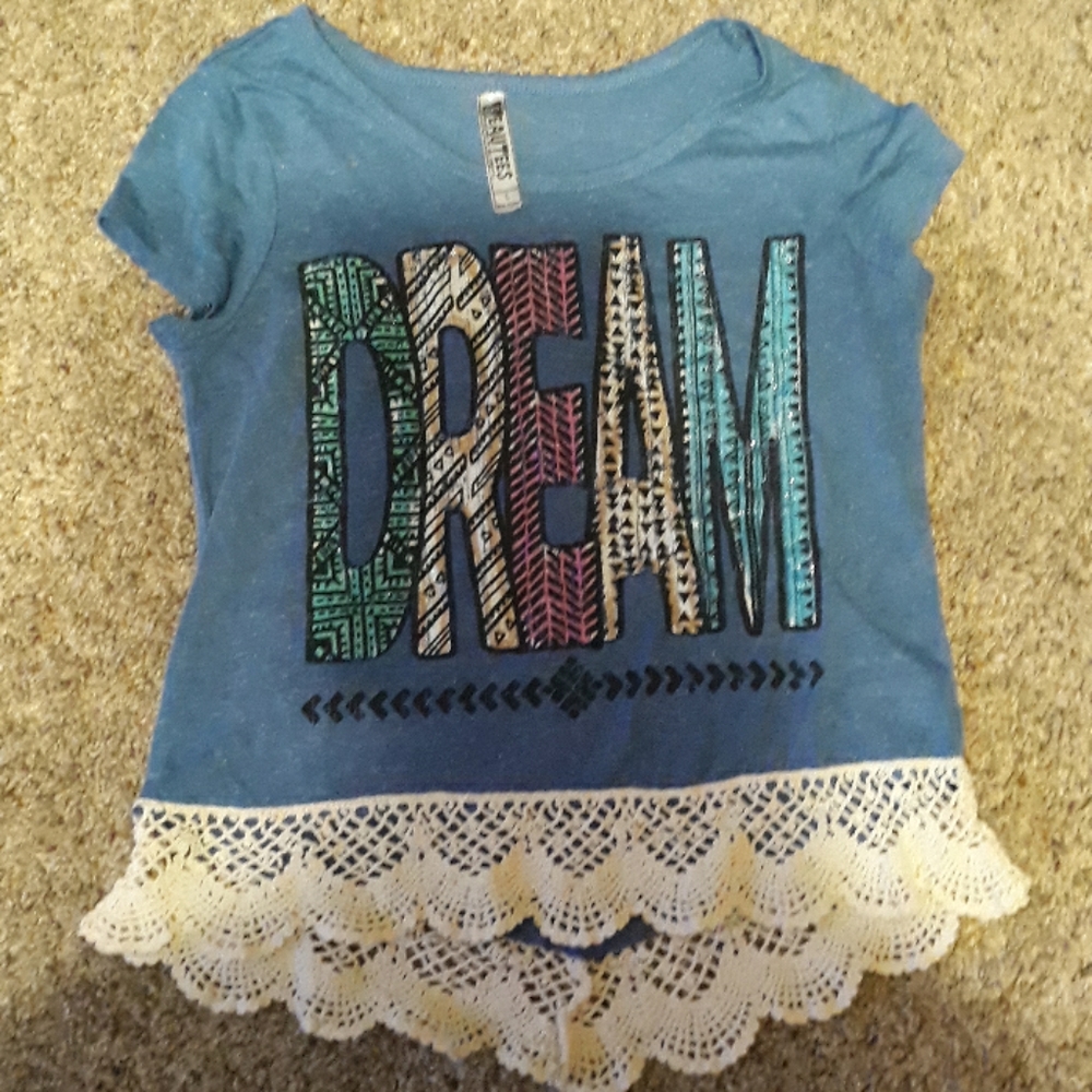 Girls t-shirt.